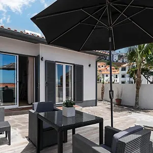 terrace-vila-by-an-island-apart.madeira-islandshotels.com/